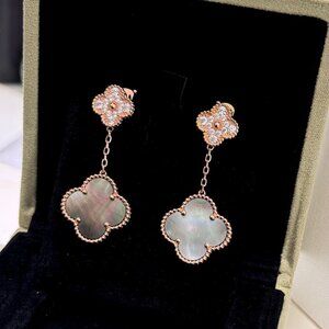 ✨✨✨Van Cleef & Arpels earrings✨✨✨